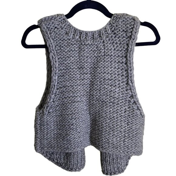 Wearing Your Heart On Your Sleeve Gray Chunky Wool Blend Open Vest Size L - Picture 2 of 4